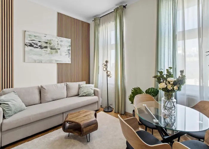 Monthly - - 5min To Metro U1 And Danube Apartament *