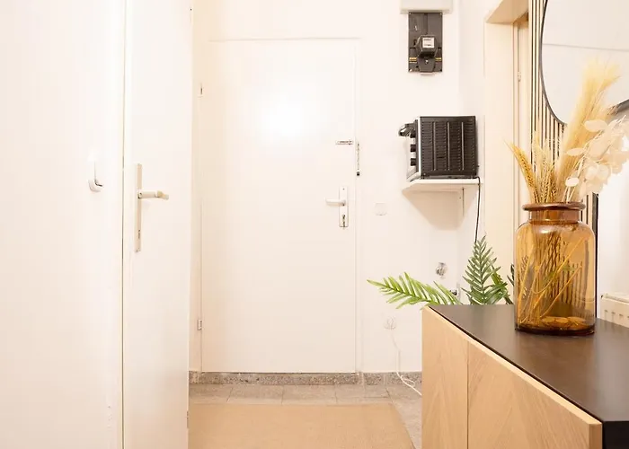 Apartament Monthly - - 5min To Metro U1 And Danube