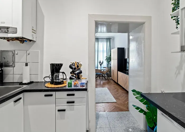Monthly - - 5min To Metro U1 And Danube Apartament *
