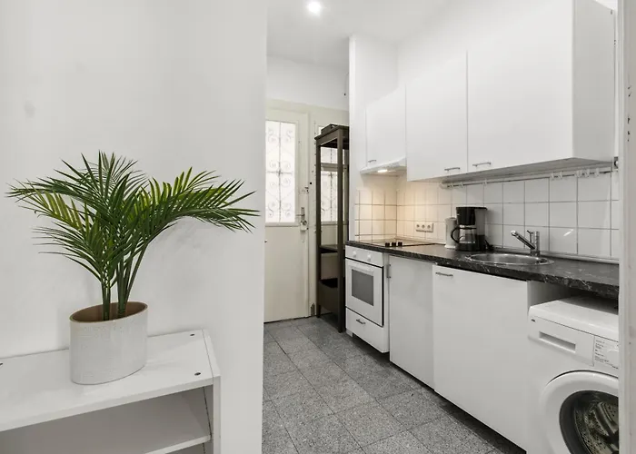 Monthly - - 5min To Metro U1 And Danube Apartament *