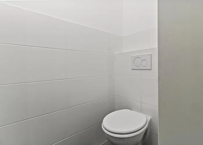 Monthly - - 5min To Metro U1 And Danube Apartment